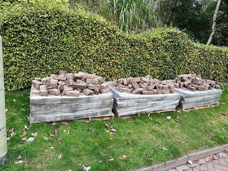 palletteren en verpakken van betontegels